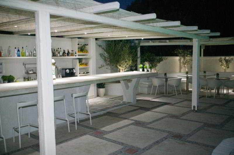 Hotel 28 Kamári 外观 照片